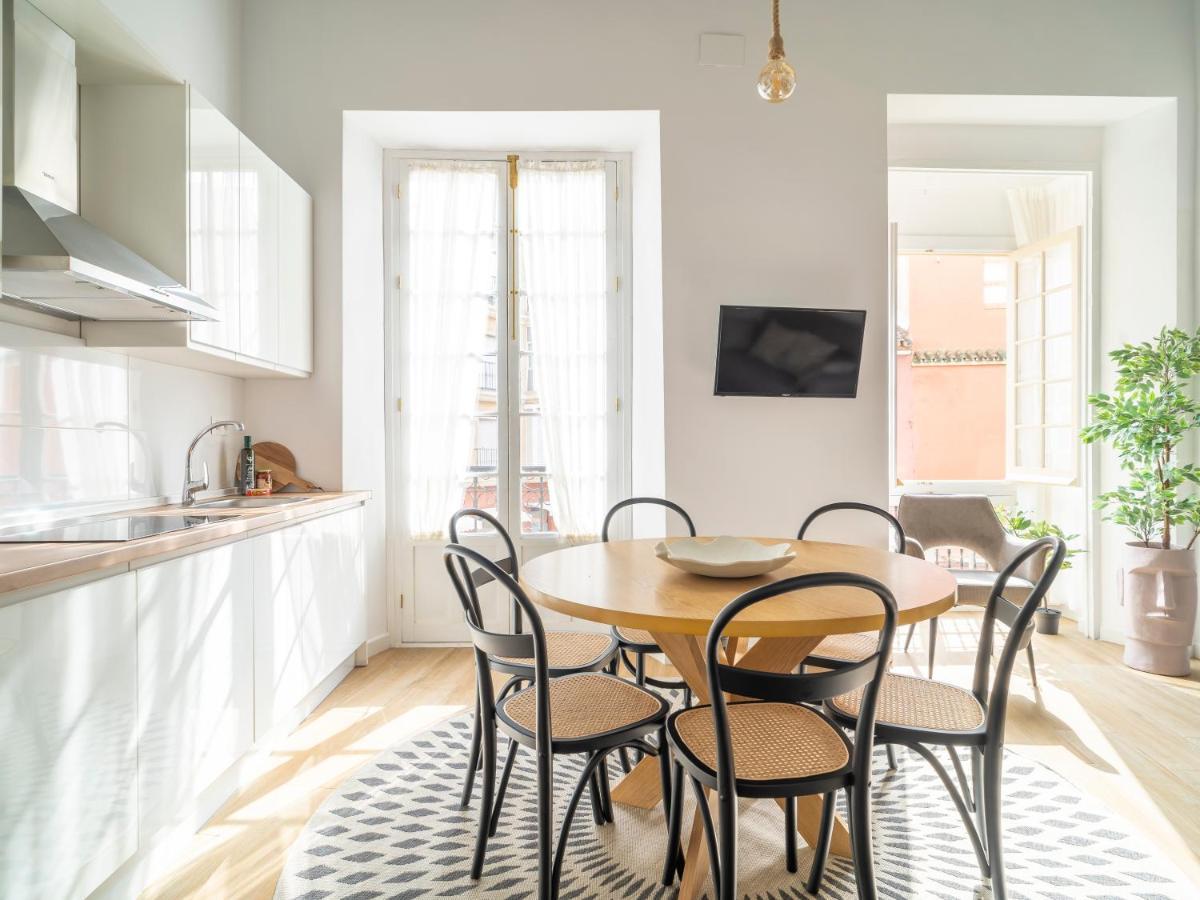 Sanders Lavender - Delightful Two-Bedroom Apartment Downtown Málaga Exterior foto