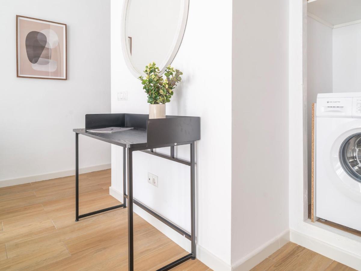Sanders Lavender - Delightful Two-Bedroom Apartment Downtown Málaga Exterior foto